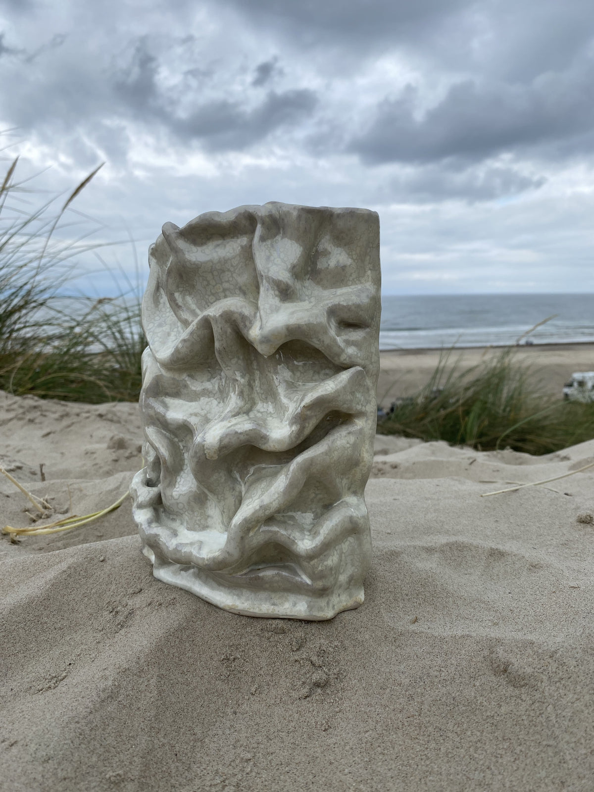 Vase White Folded fra siden