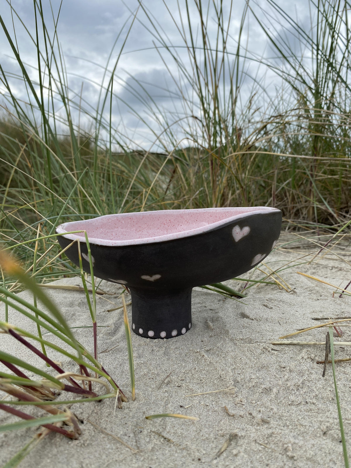 Skål Pink Heart på stranden