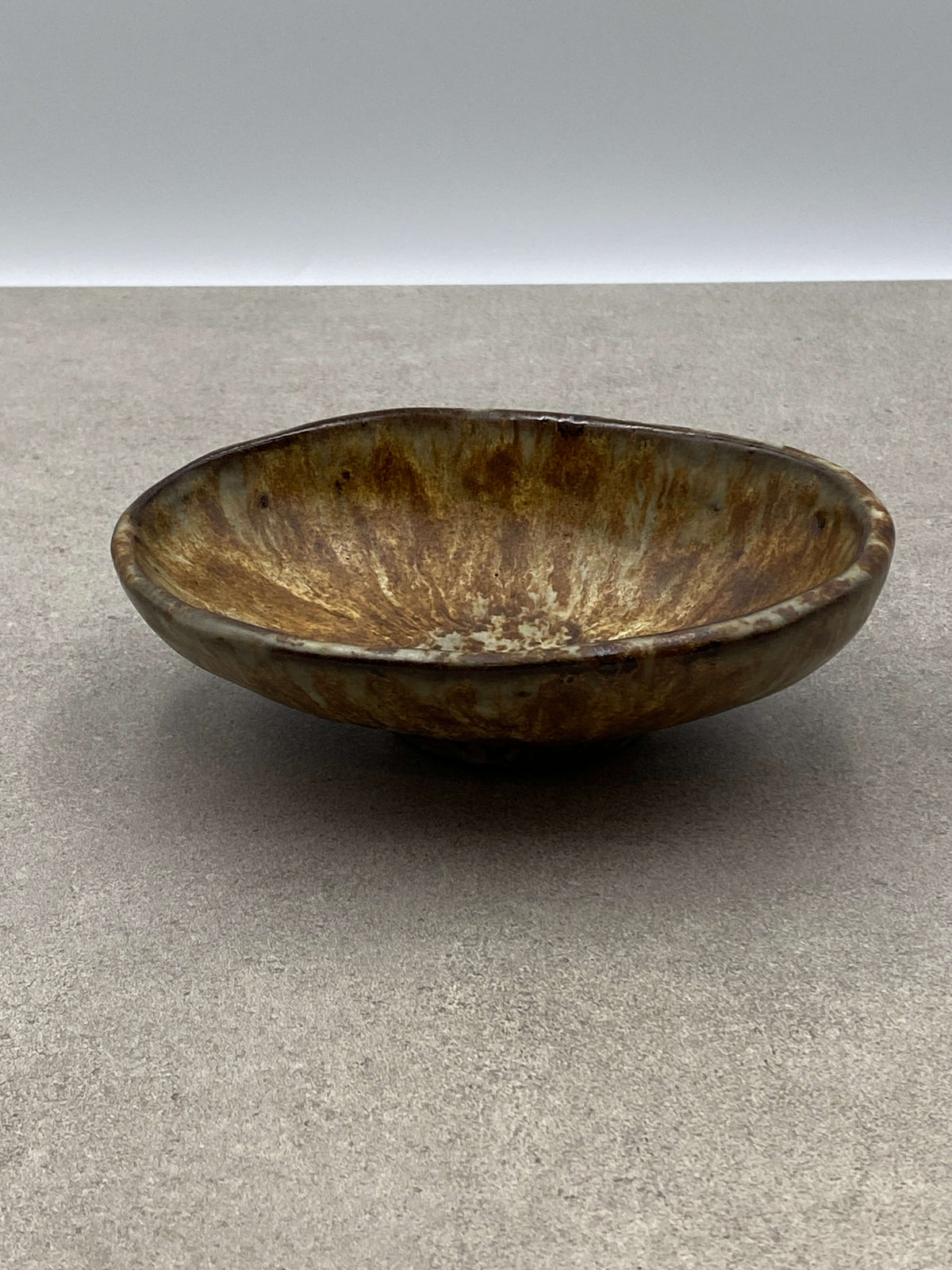 Skål Brown Stone set skråt med brunt glasurspil