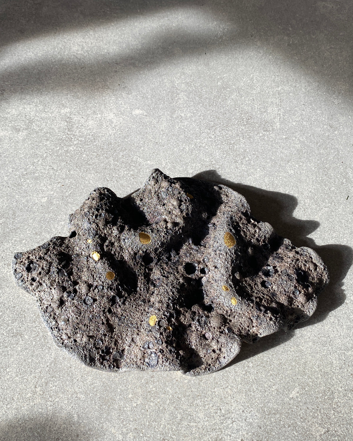 Dark Lava & Gold i sidelys