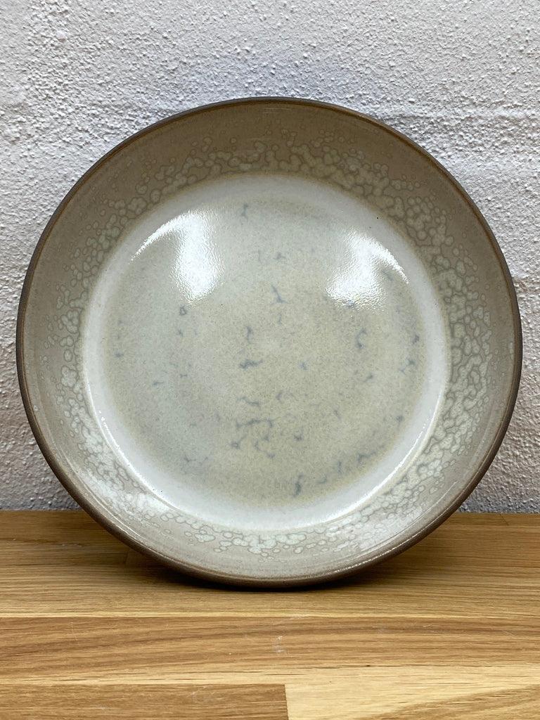 Skål Sort krystal set ovenfra med hvid glasur og sort kant